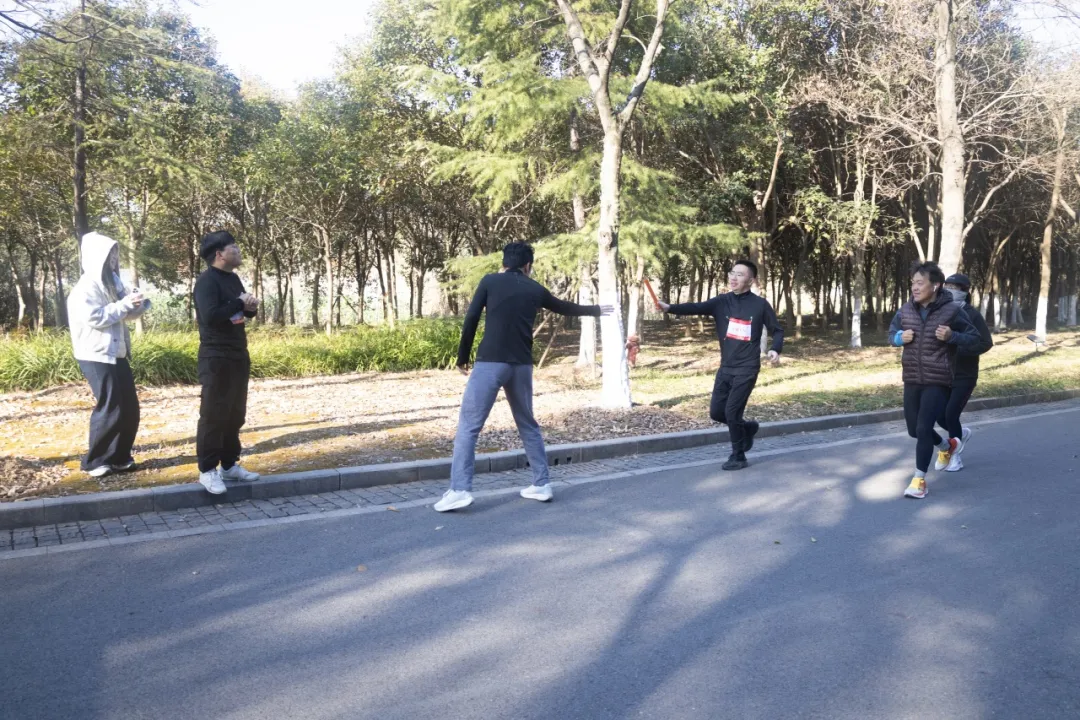 回望2024 启航2025 | 尊龙凯时人生就博股份2025年度战略年会顺利召开